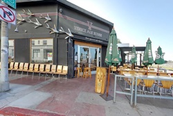 pet friendly restaurant in venice beach california